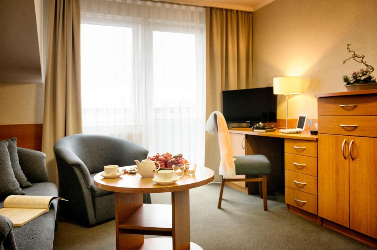 Hotel La Siesta & Medical Spa Jastrzebia Gora Ngoại thất bức ảnh