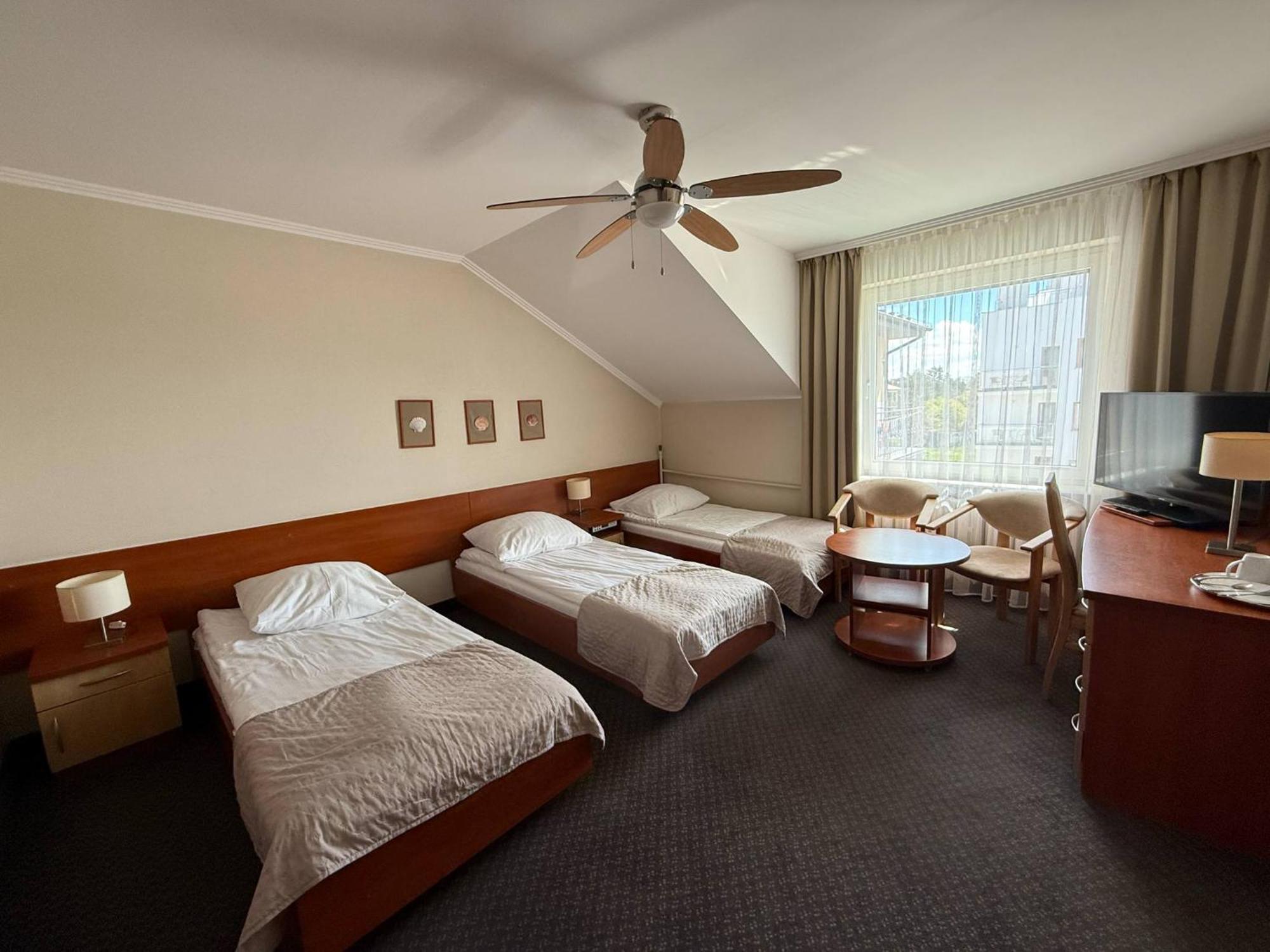 Hotel La Siesta & Medical Spa Jastrzebia Gora Ngoại thất bức ảnh