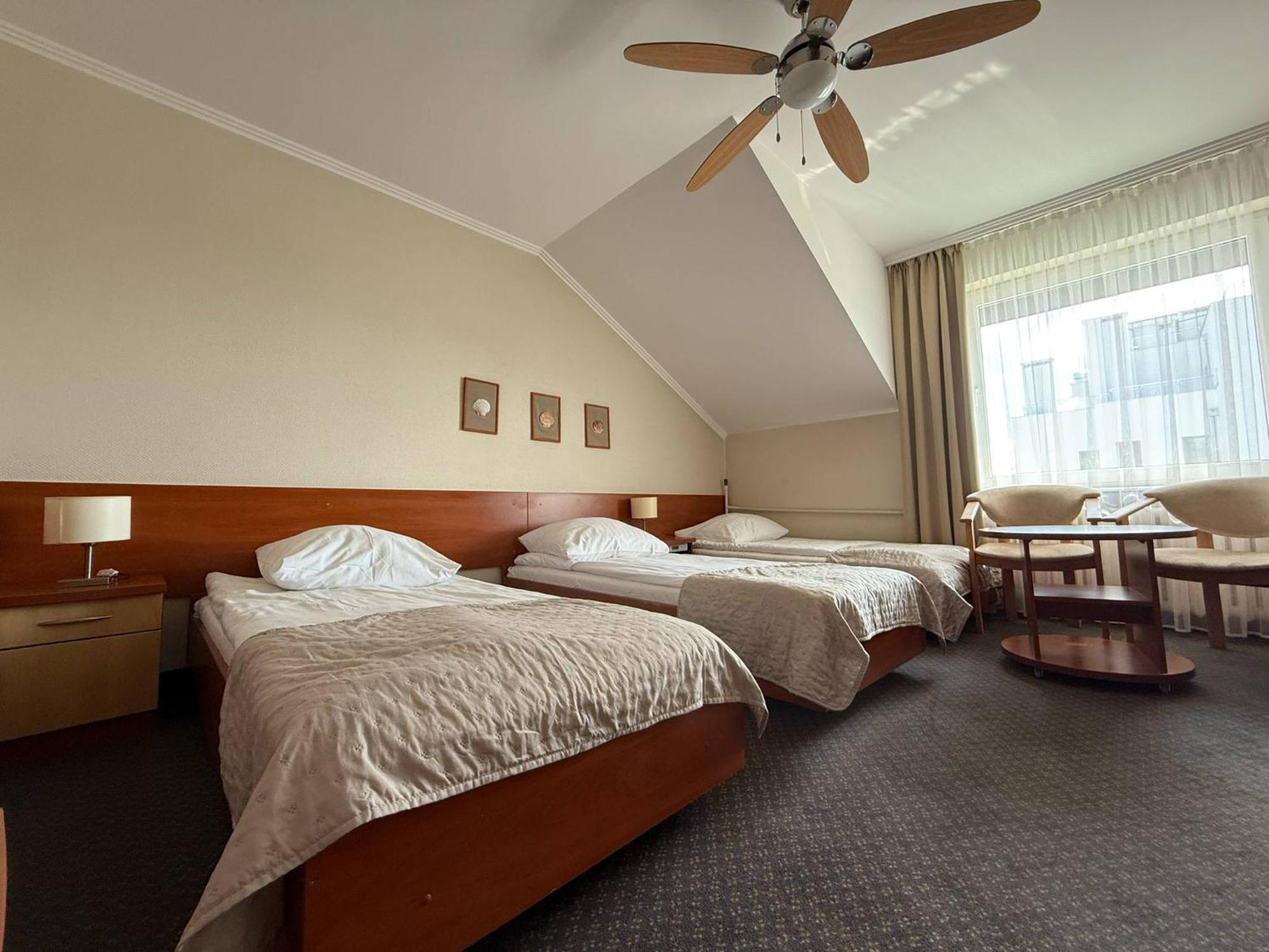 Hotel La Siesta & Medical Spa Jastrzebia Gora Ngoại thất bức ảnh